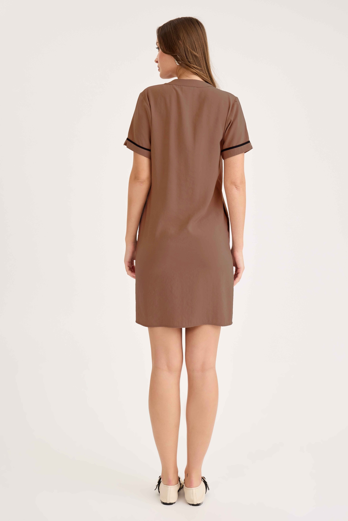 Hakim Yaka Düğmeli Kısa Kol Cepli Elbise - Thumbnail