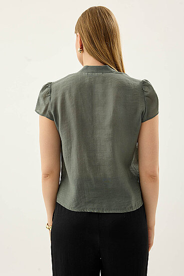 Hakim Yaka Önü Fırfırlı Kısa Kol Bluz - 9