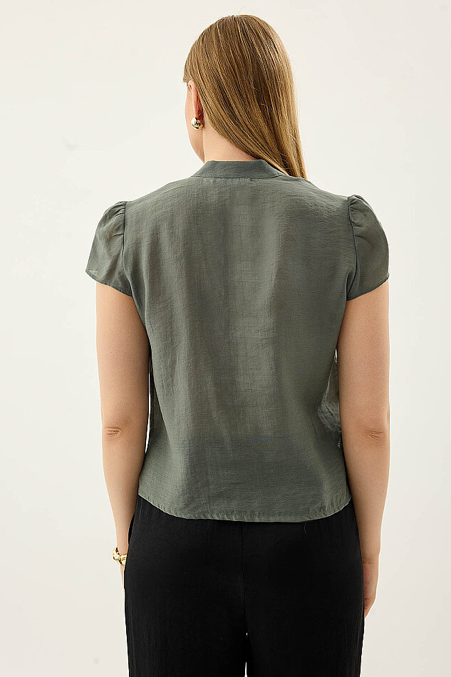 Hakim Yaka Önü Fırfırlı Kısa Kol Bluz - 9