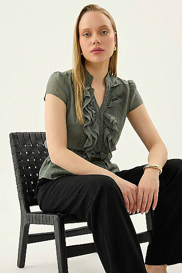 Hakim Yaka Önü Fırfırlı Kısa Kol Bluz - 7