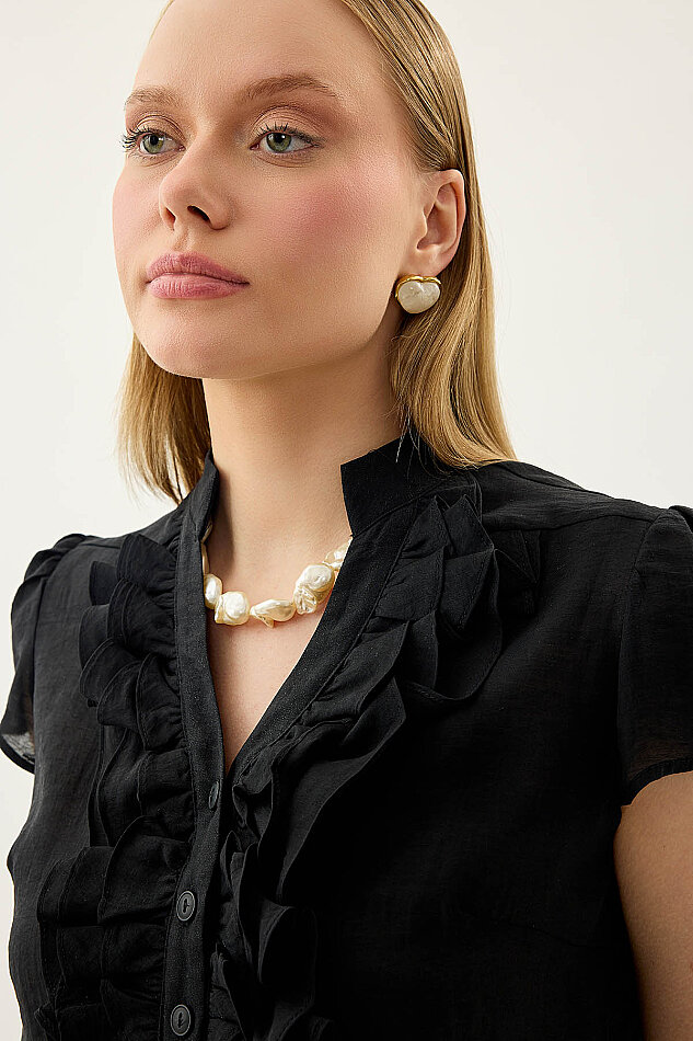 Hakim Yaka Önü Fırfırlı Kısa Kol Bluz - 26