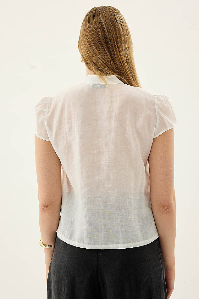 Hakim Yaka Önü Fırfırlı Kısa Kol Bluz - 43