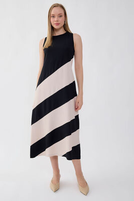 İki Renk Sıfır Kol Elbise