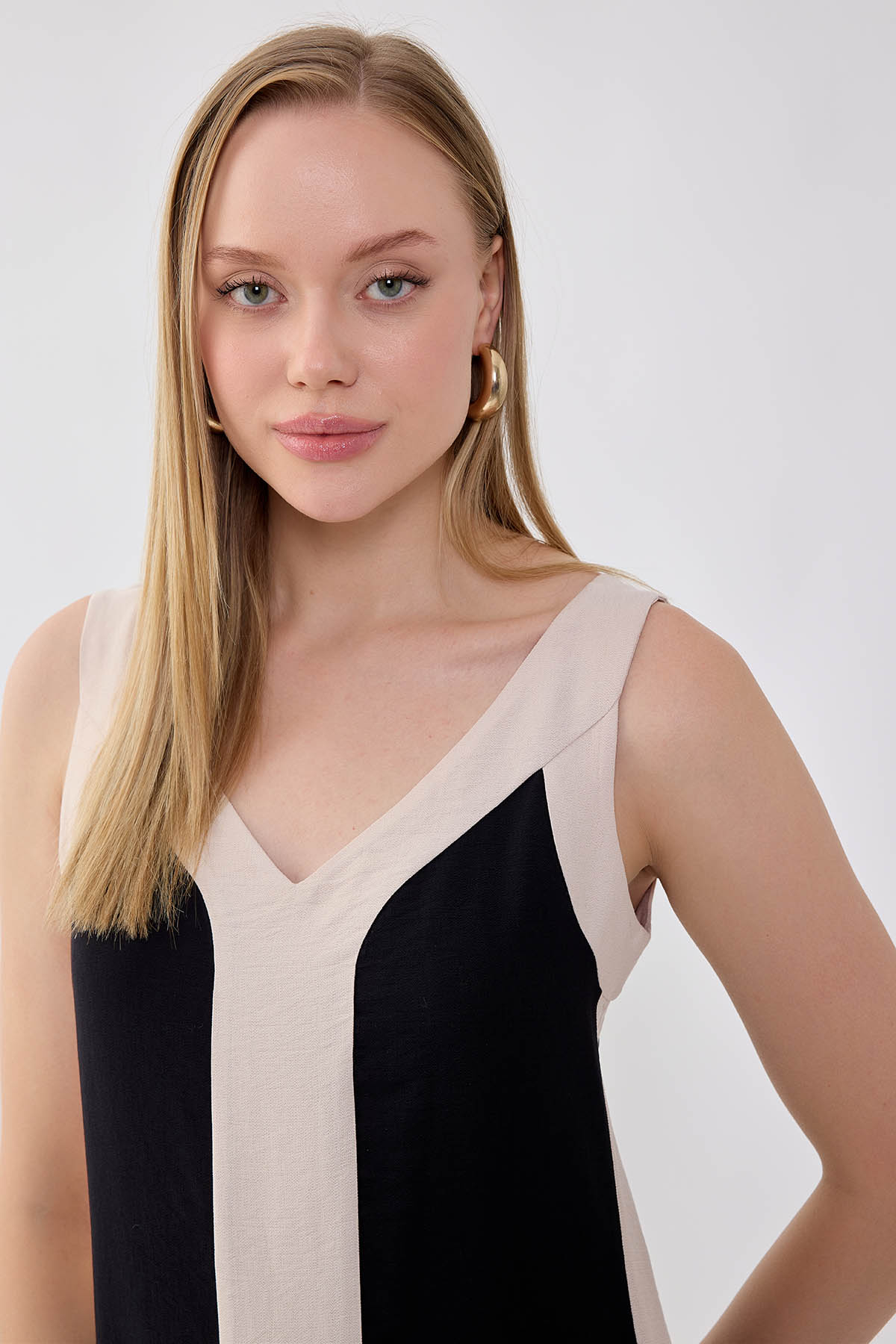 İki Renk V Yaka Elbise - Thumbnail