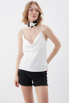 İp Askılı Degaje Yaka Saten Bluz - 11