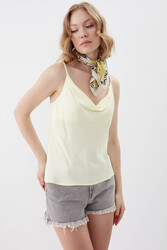 İp Askılı Degaje Yaka Saten Bluz - 40