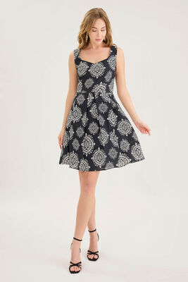 Kalın Askılı Desenli Pileli Mini Elbise - 9