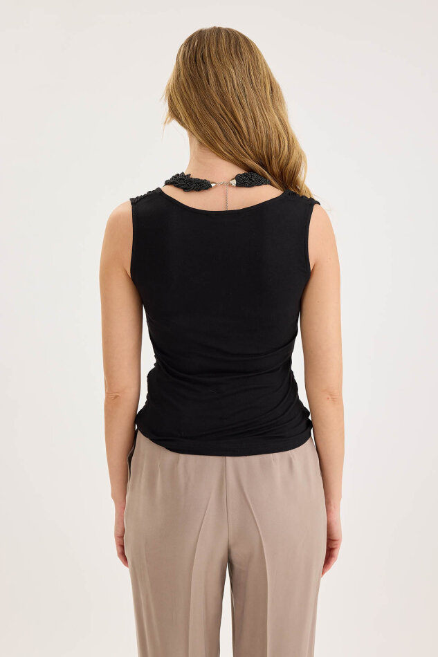 Kalın Askılı Önü Büzgülü Bluz - 17