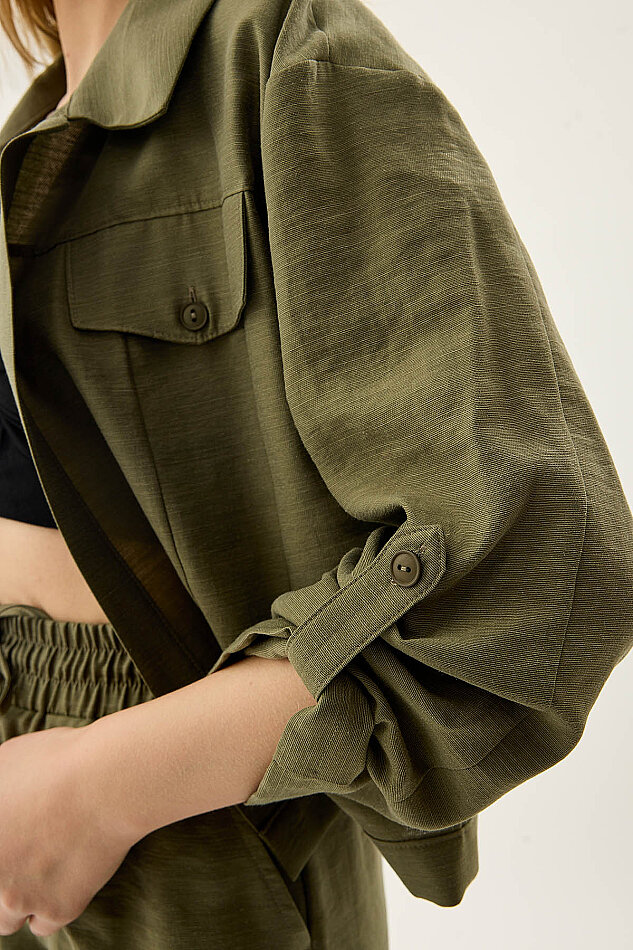 Kapak Cepli Kol Detaylı Crop Gömlek - 15