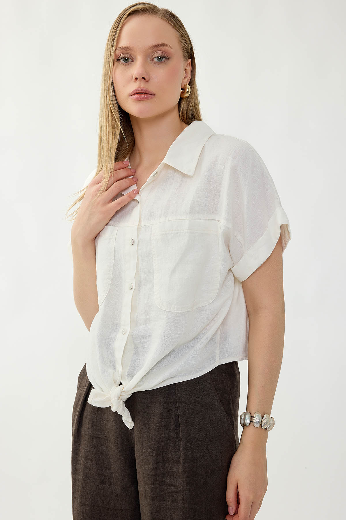 VİTRİN - %100 Keten Kapak Cepli Önü Bağlamalı Kısa Kol Gömlek (1)