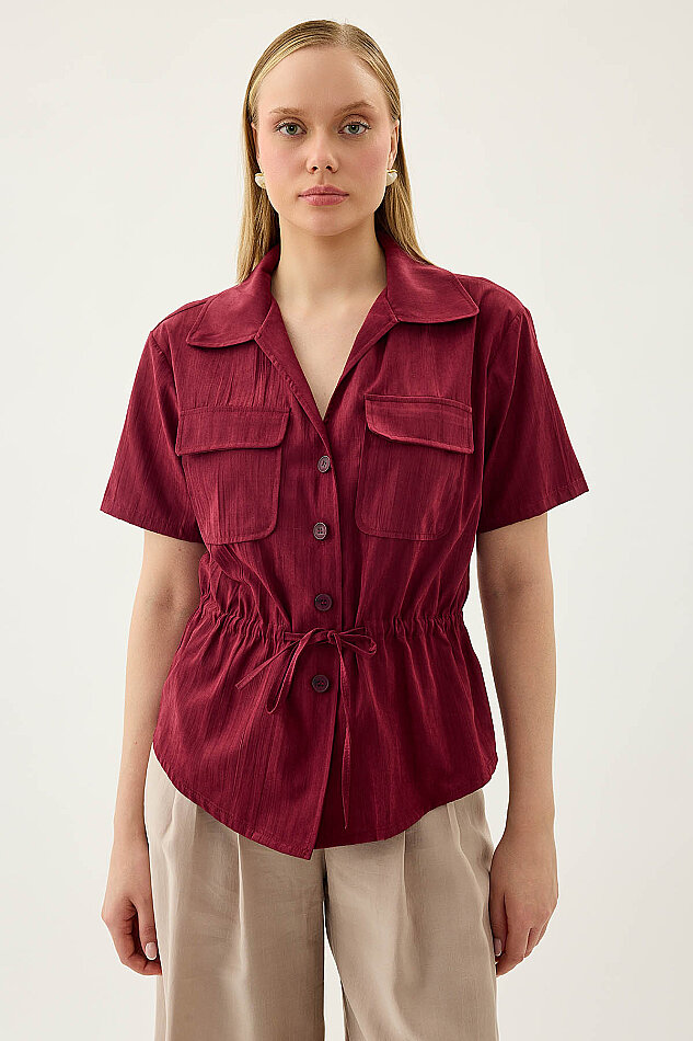 Kapak Cepli Önü Büzgülü Kısa Kol Bluz - 1