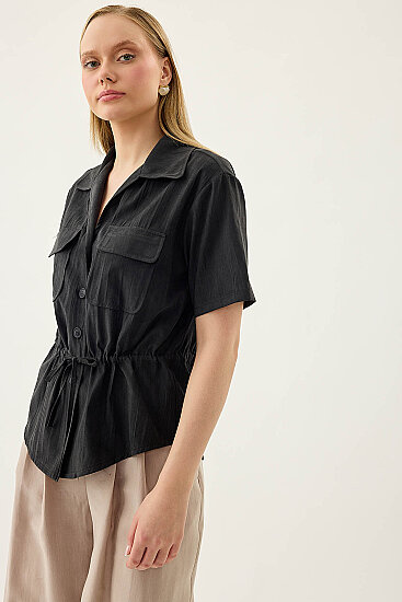 Kapak Cepli Önü Büzgülü Kısa Kol Bluz - 22