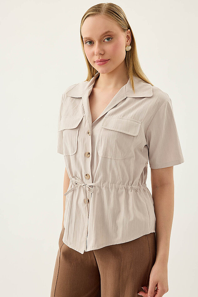 Kapak Cepli Önü Büzgülü Kısa Kol Bluz - 28