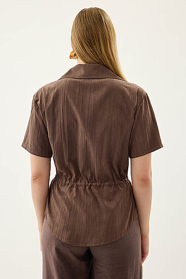 Kapak Cepli Önü Büzgülü Kısa Kol Bluz - 35