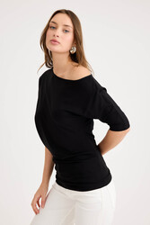 Kayık Yaka Kısa Kol Modal Bluz - 24