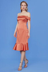 Kayık Yaka Ucu Volanlı Elbise - 3