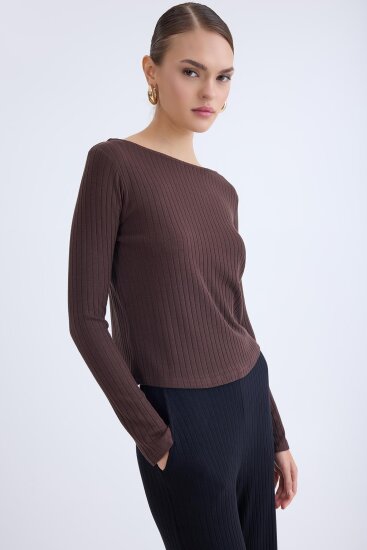 Kayık Yaka Uzun Kol Bluz - 13