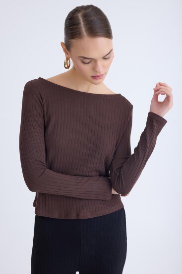 Kayık Yaka Uzun Kol Bluz - 15