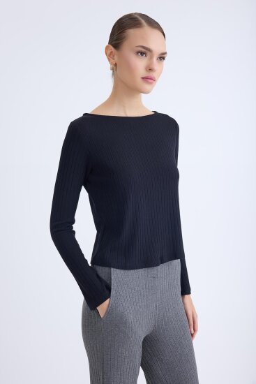 Kayık Yaka Uzun Kol Bluz - 19