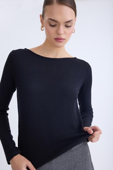 Kayık Yaka Uzun Kol Bluz - 18