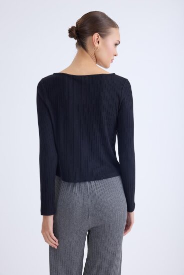 Kayık Yaka Uzun Kol Bluz - 20