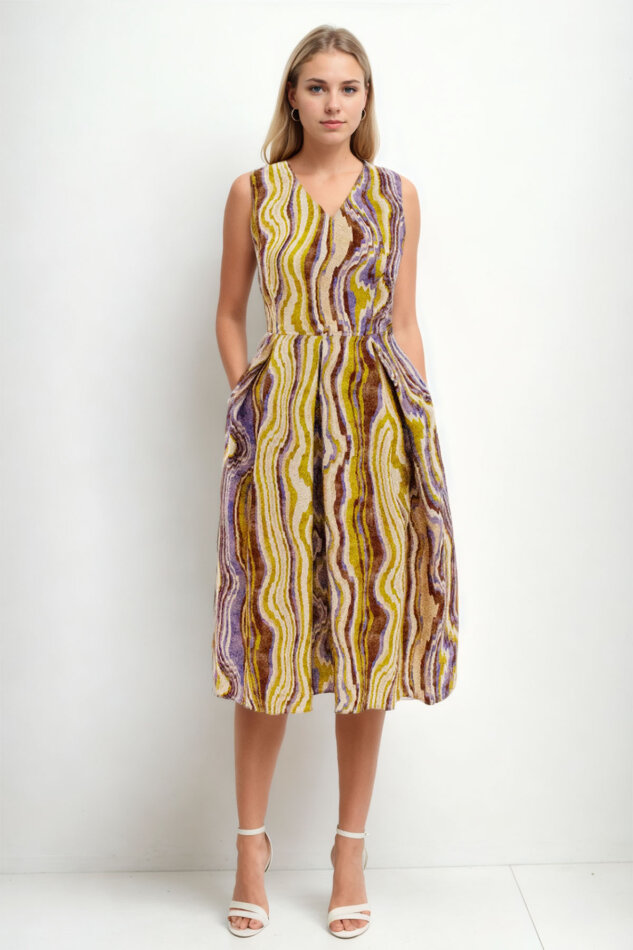 Kendinden Desenli V Yaka Pileli Elbise - 1