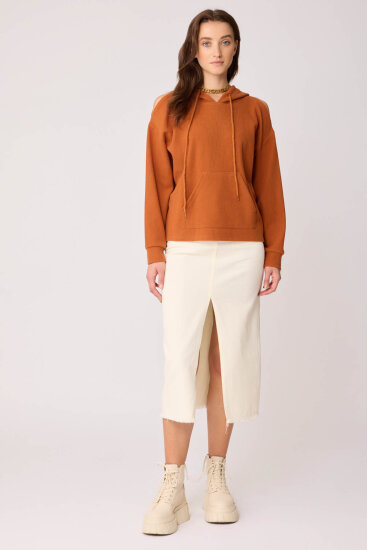 Omuz Dekolteli Kanguru Cep Kapüşonlu Sweatshirt KİREMİT