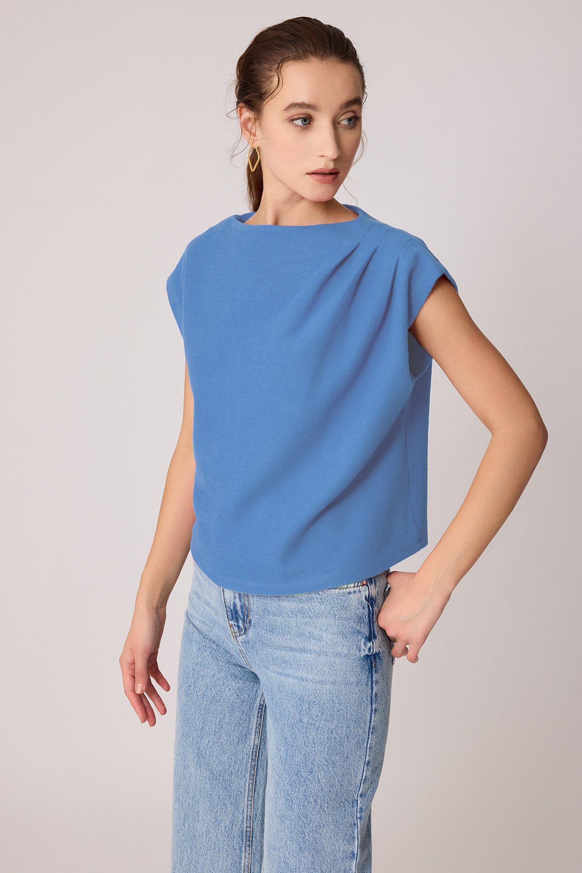 Omuz Kısmı Büzgülü Kısa Kol Triko Bluz - Thumbnail