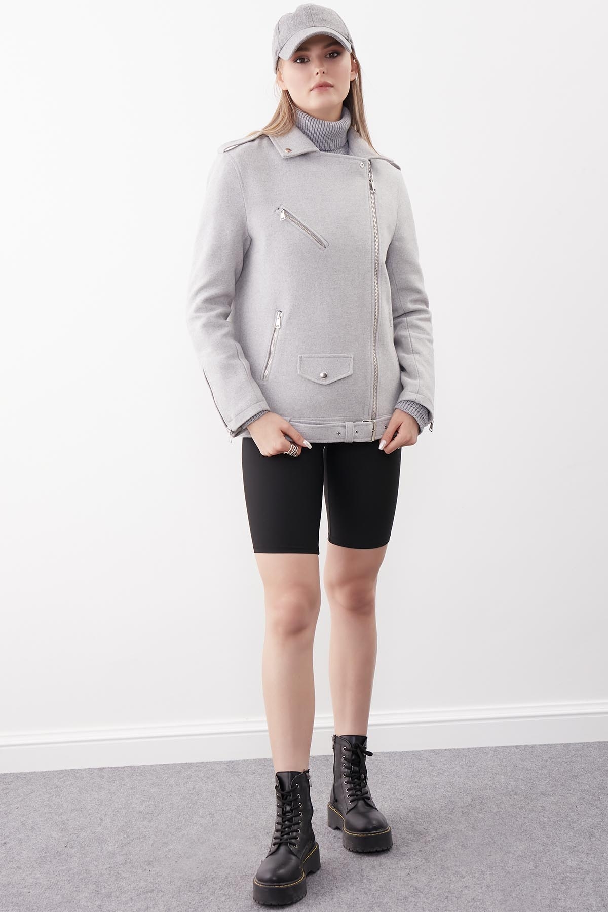 Omuzda Apolet Detaylı Kemerli Kaşe Ceket - Thumbnail