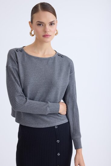 Omuzu Düğmeli Geniş Yaka Bluz - 3