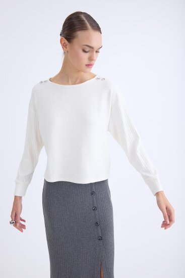 Omuzu Düğmeli Geniş Yaka Bluz - 7