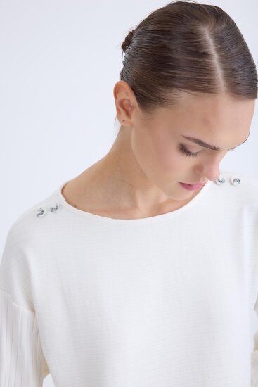 Omuzu Düğmeli Geniş Yaka Bluz - 8