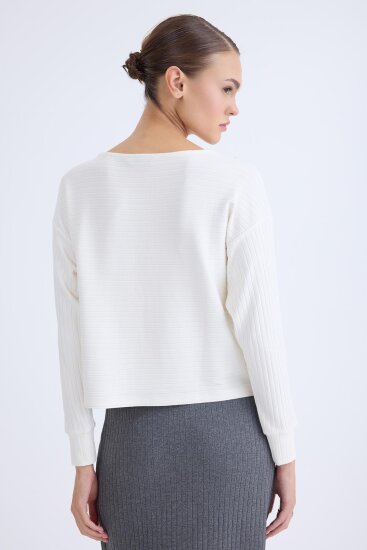 Omuzu Düğmeli Geniş Yaka Bluz - 10