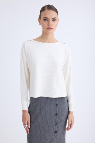 Omuzu Düğmeli Geniş Yaka Bluz - 11