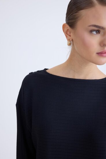 Omuzu Düğmeli Geniş Yaka Bluz - 18