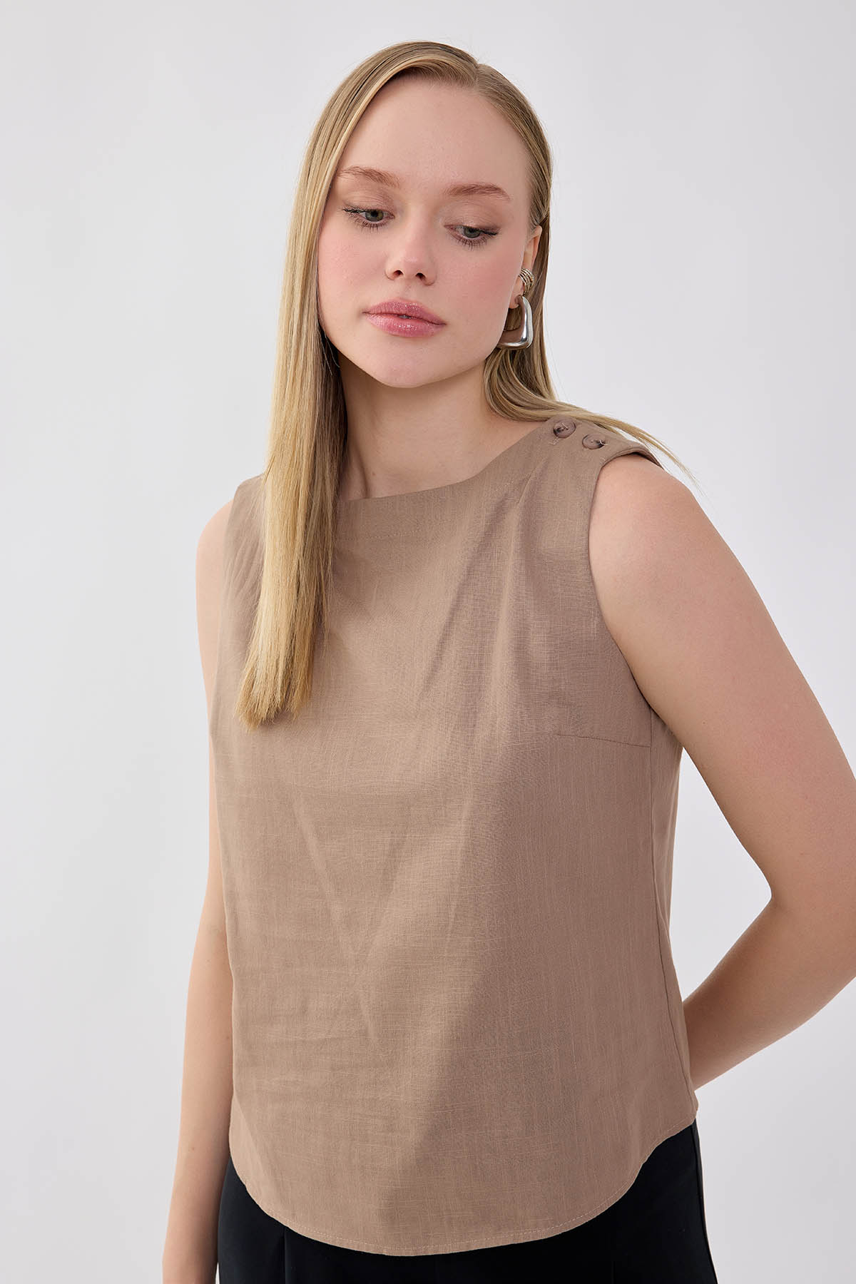 Omuzu Düğmeli Viskon Keten Bluz - Thumbnail