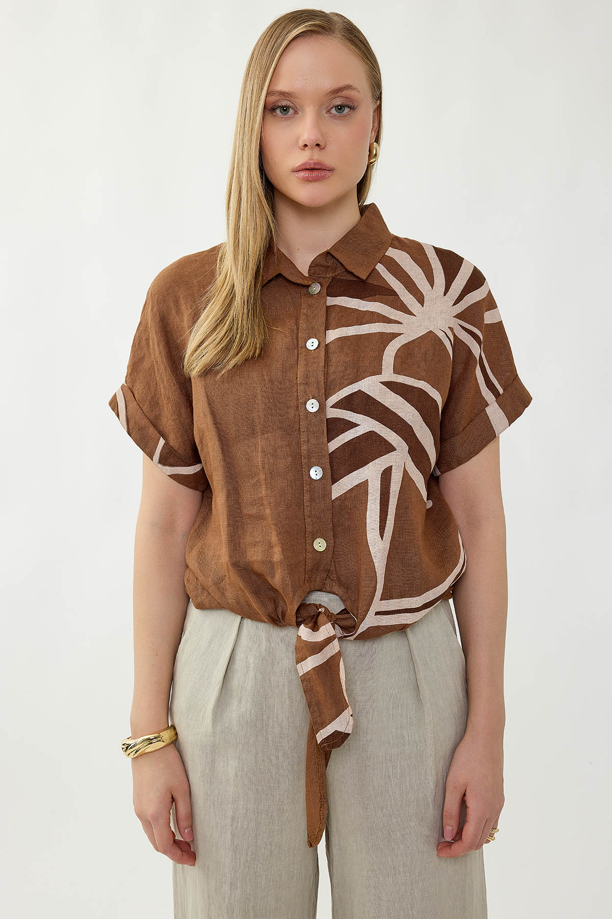 %100 Keten Önü Bağlamalı Tek Tarafı Çiçek Desen Kısa Kol Gömlek - Thumbnail