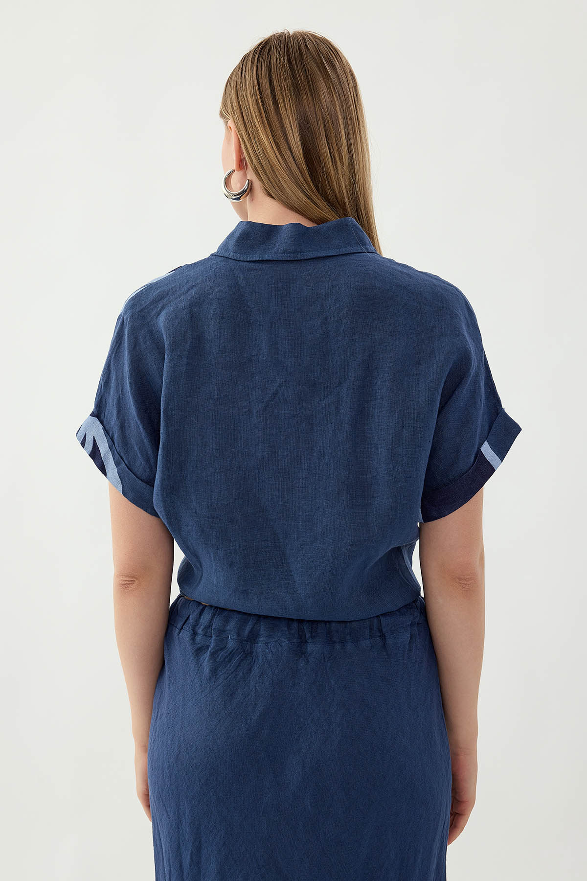 %100 Keten Önü Bağlamalı Tek Tarafı Çiçek Desen Kısa Kol Gömlek - Thumbnail