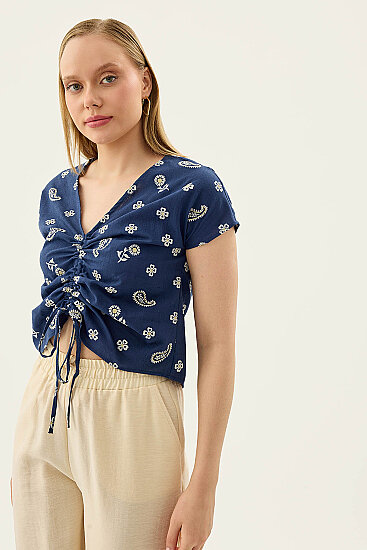 Önü Büzgülü Çiçekli Kısa Kol Bluz - 7