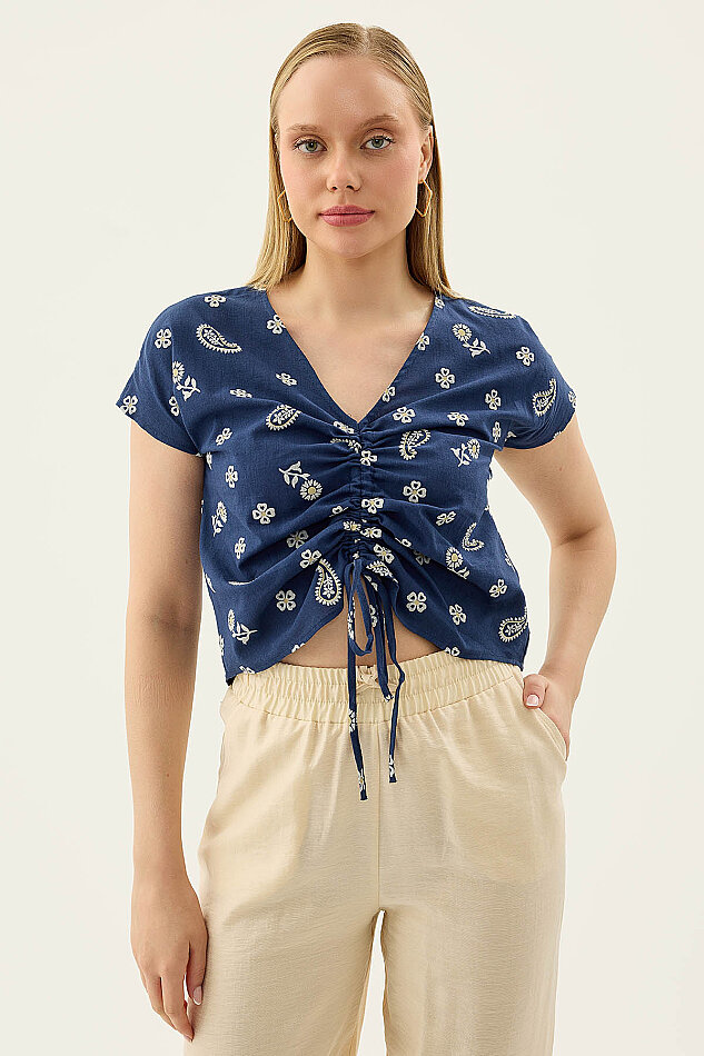 Önü Büzgülü Çiçekli Kısa Kol Bluz - 8