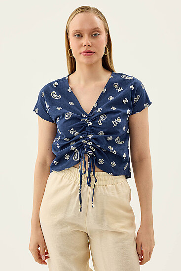 Önü Büzgülü Çiçekli Kısa Kol Bluz - 5