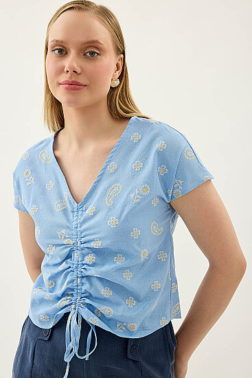 Önü Büzgülü Çiçekli Kısa Kol Bluz - 11