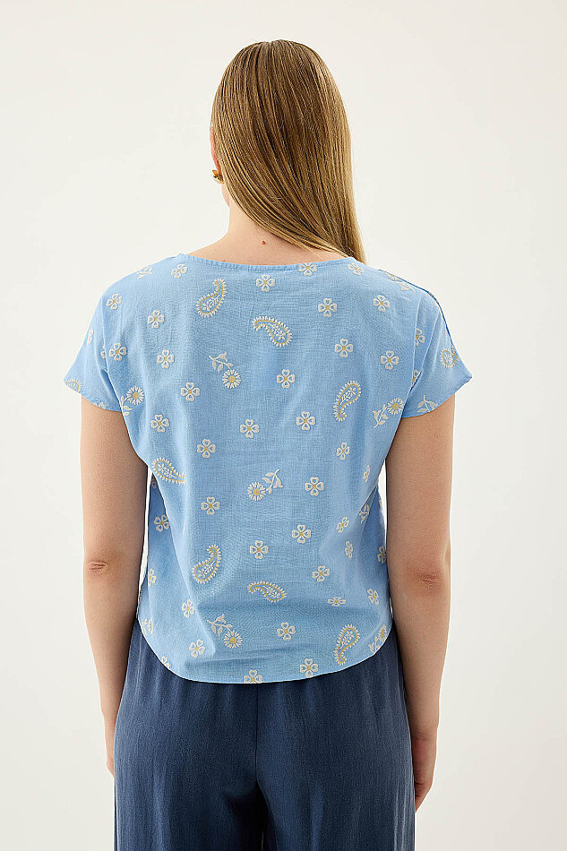 Önü Büzgülü Çiçekli Kısa Kol Bluz - 13