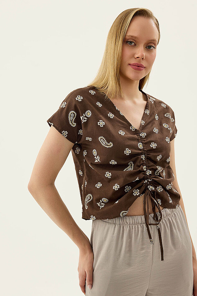 Önü Büzgülü Çiçekli Kısa Kol Bluz - 17