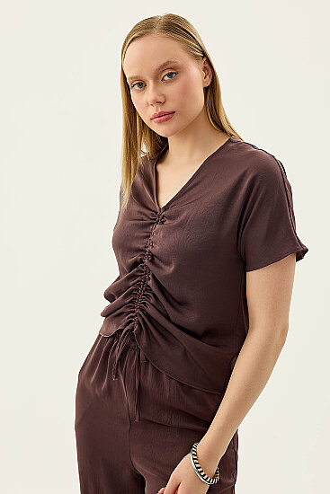 Önü Büzgülü Kısa Kol Saten Bluz - 4