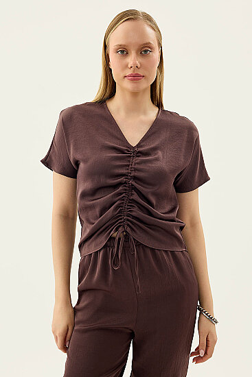 Önü Büzgülü Kısa Kol Saten Bluz