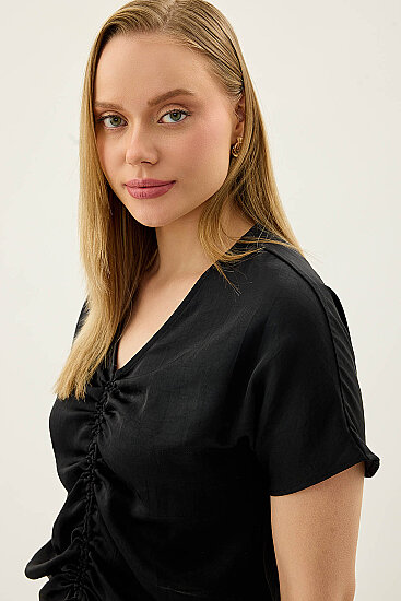 Önü Büzgülü Kısa Kol Saten Bluz - 8