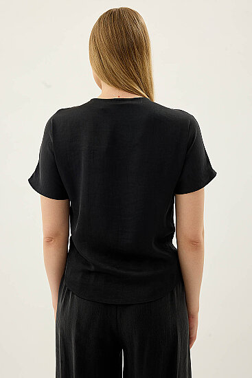 Önü Büzgülü Kısa Kol Saten Bluz - 9