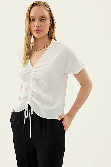 Önü Büzgülü Kısa Kol Saten Bluz - 18