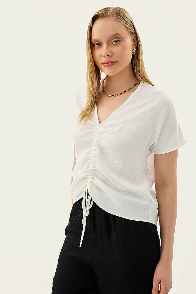 Önü Büzgülü Kısa Kol Saten Bluz - 19